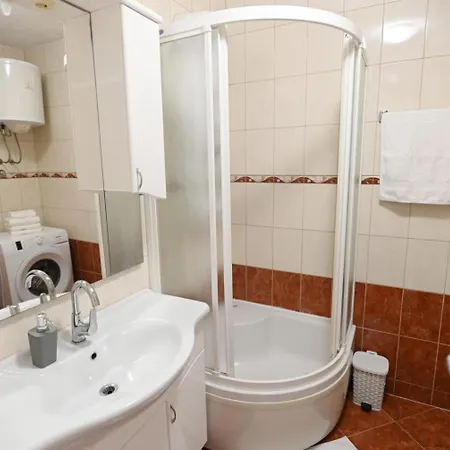 アパート Apartman Cleuna リヴノ